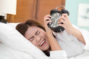Как недосып убивает наш организм: невролог предупреждает