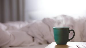 4 чашки в день: как этот напиток замедляет старение — выводы учёных