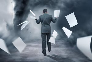 За шаг до банкротства: 10 ошибок обращения с деньгами, которых легко избежать