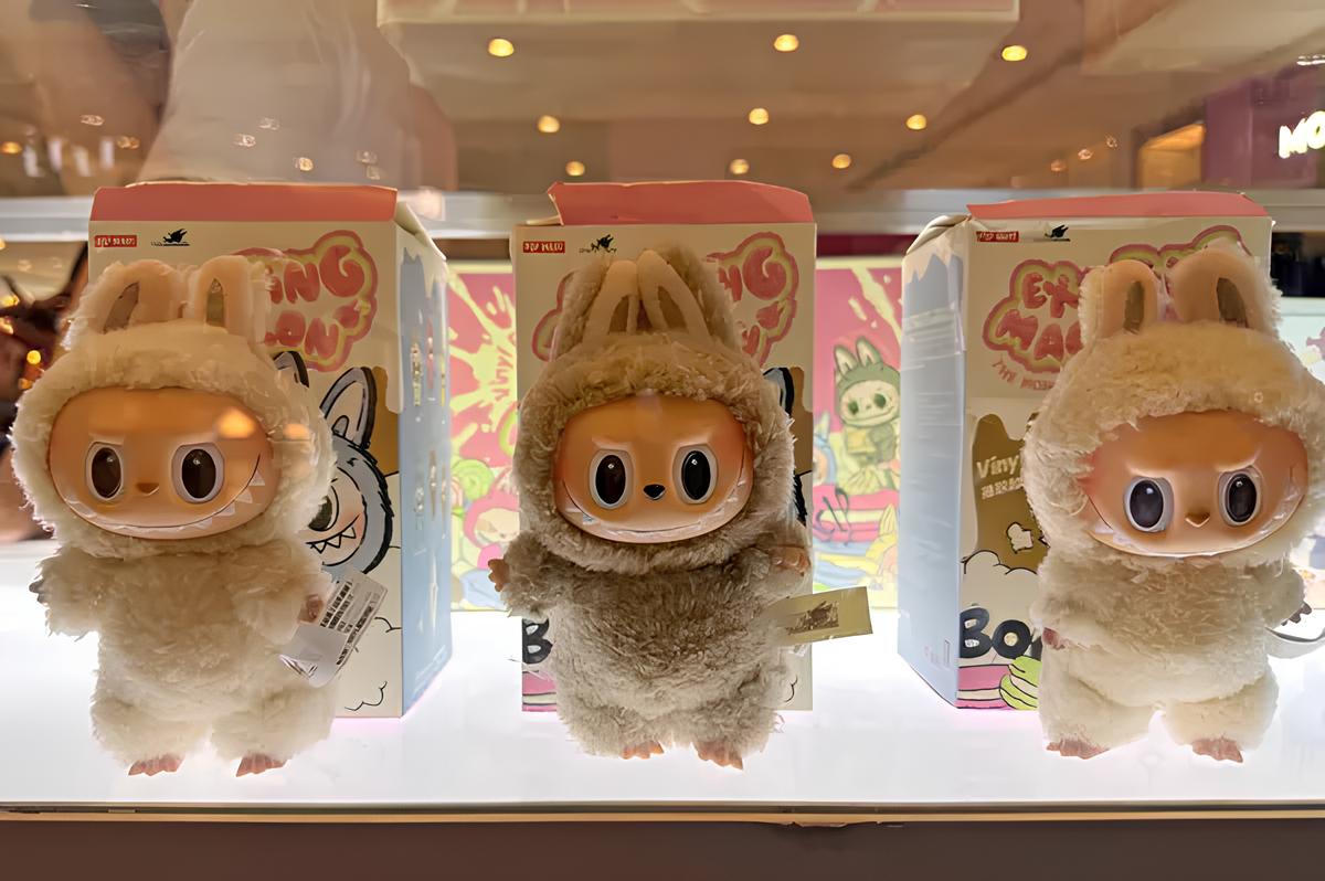 Секрет популярности игрушки Labubu объясняет психолог