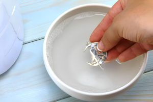 Как быстро почистить серебро в домашних условиях