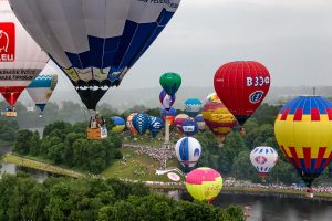Полёт на воздушном шаре или параплане: где испытать яркие эмоции в России?
