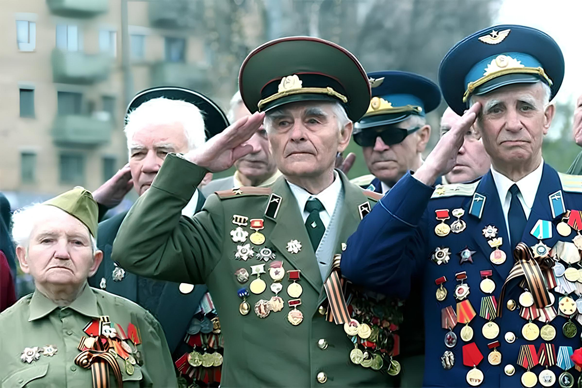 Современные ценности: Почему внуки считают ветеранов «не модными» и как вернуть авторитет?