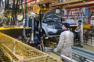 АвтоВАЗ на грани краха: китайское давление, дорогие кредиты или ошибки руководства?