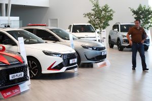 Китайские бренды захватили российский авторынок: как наживаются на россиянах