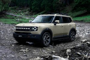 190 мм дорожного просвета за минимум денег — новый Jetour T1 в России