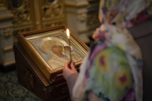 Иконы с маркетплейсов: можно ли покупать и как правильно использовать