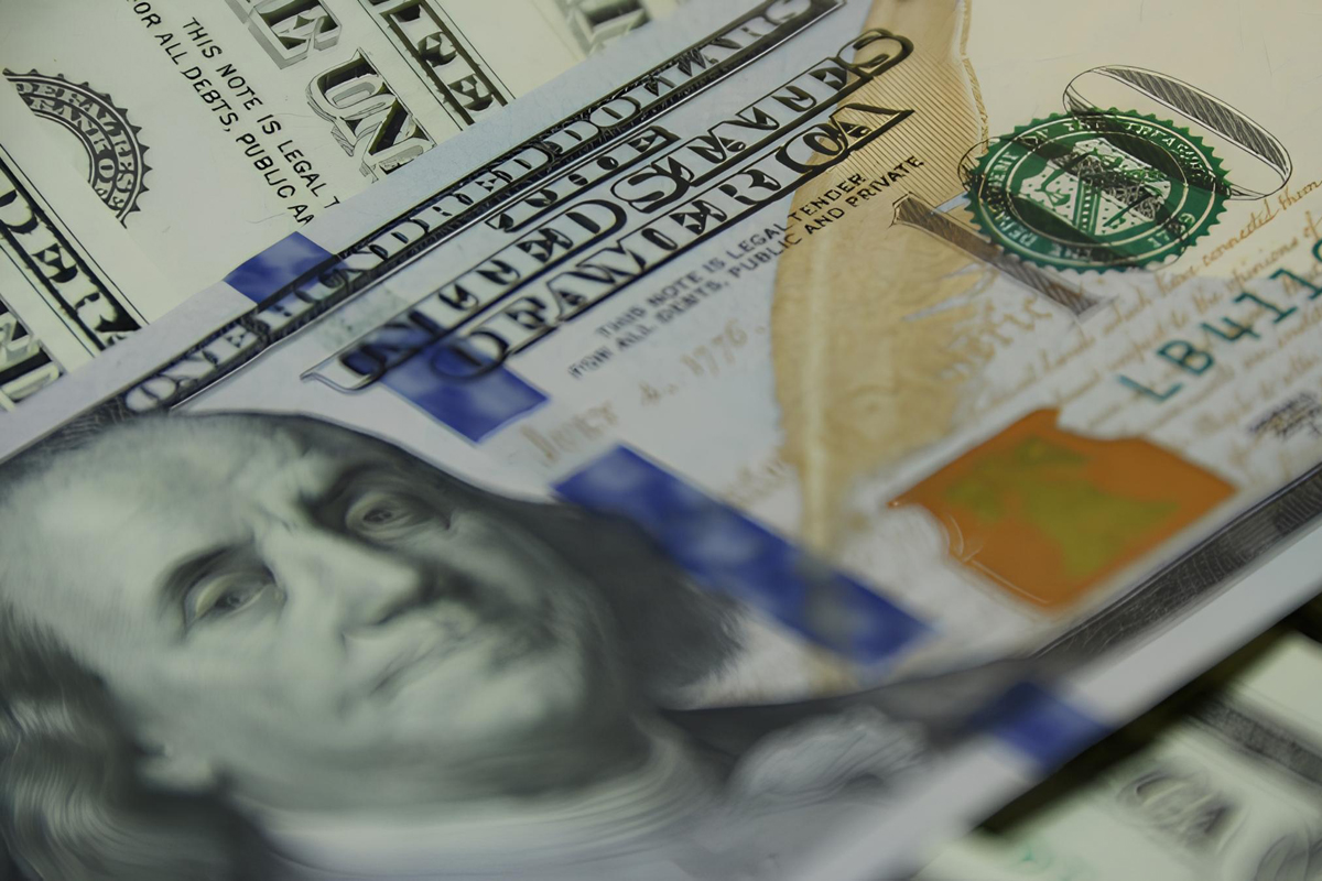 Куда движется доллар в феврале: свежий прогноз экспертов